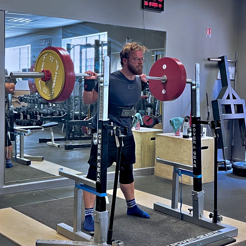 Arthur, responsable équipements et aménagements du Powerclub Tarare, au squat